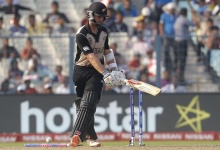 Cricket - Bangladesh v New Zealand - World Twenty20 cricket tournament - Kolkata, India, 26/03/2016. New Zealand's captain Kane Williamson is bowled. REUTERS/Rupak De Chowdhuri