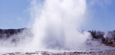 Fountain geyser in full eruption.