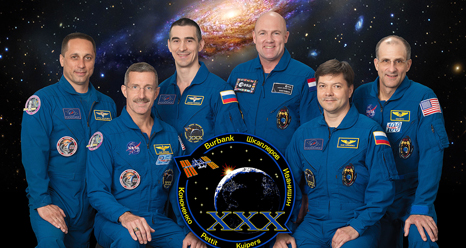 ISS030-S-002 -- Expedition 30 crew
