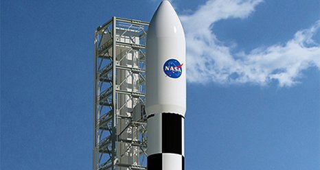 Artist concept of Space Launch System on launchpad