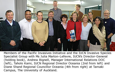 Members of the Pacific Invasives Initiative and the IUCN Invasive SpeciesSpecialist Group