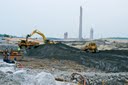 Ash removal at Kingston Fossil Plant, April 30, 2009 [Photo: Tennessee Valley Authority]