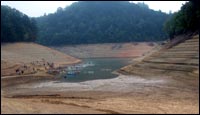 Thumbnail image of drought at Fontana Dam in North Carolina. [Image: U.S. Geological Survey]