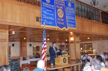 Congressman Olson speaks to the Alvin Rotary