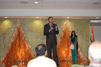 Congressman Olson visits India House to celebrate Diwali