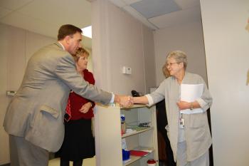 Congressman Olson visits the Fort Bend County Family Health Center