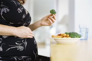 pregnant woman eating