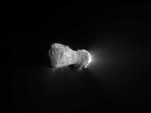 This close-up view of comet Hartley 2 was taken by NASA&#8217;s EPOXI mission during its flyby of the comet on Nov. 4, 2010. 

 Learn more about NASA&#8217;s EPOXI Mission.
