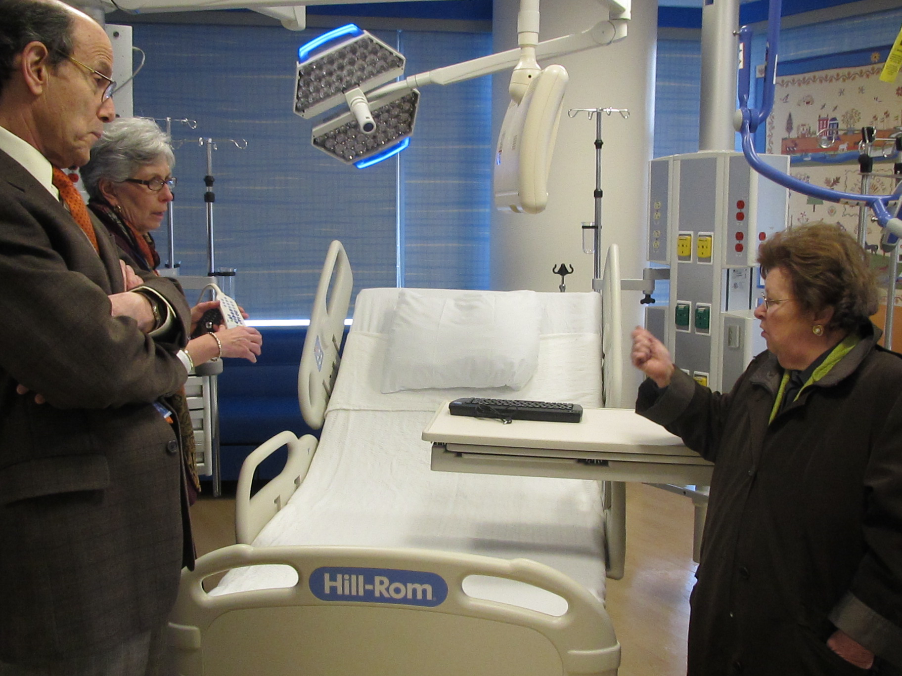 Mikulski Tours State-of-the-Art Medical Center at Johns Hopkins