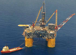 Photograph of an oil platform.