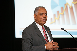 Dr. Mohammed Akhter speaks at Wednesday's plenary session.