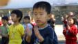유엔의 식량 지원을 받은 북한 어린이들. (자료 사진)
