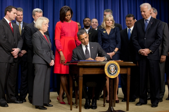 20111121 POTUS Signing 