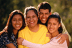 Fotografía de una familia latina Fotografía de una familia latina