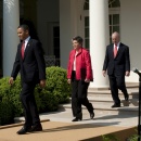 Secretary Walks into Ceremony at the Rose Garden (HQ)