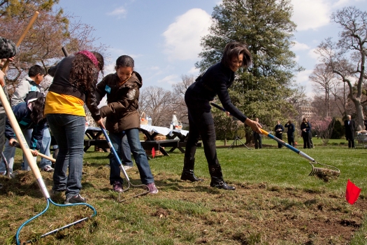 The First Lady and DC students garden