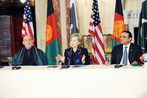Date: 05/06/2009 Description: Secretary Clinton with Afghan President Hamid Karzai and Pakistani President Asif Ali Zardari at the U.S.-Afghanistan-Pakistan Trilateral Consultations II  State Dept Photo