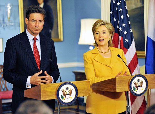 Date: 04/20/2009 Description: Remarks by Secretary Clinton and Dutch Foreign Minister Maxime Verhagen after their meeting State Dept Photo