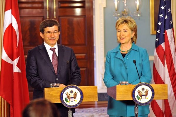 Date: 06/05/2009 Description: Secretary Clinton meets with Turkish Foreign Minister Ahmet Davutoglu. State Dept Photo by Michael Gross 