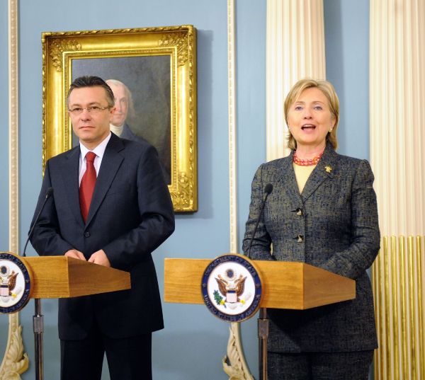 Date: 05/08/2009 Description: Secretary of State Hillary Rodham Clinton and Romanian Foreign Minister Cristian Diaconescu deliver remarks during a signing ceremony between the U.S. and Romania. State Dept Photo