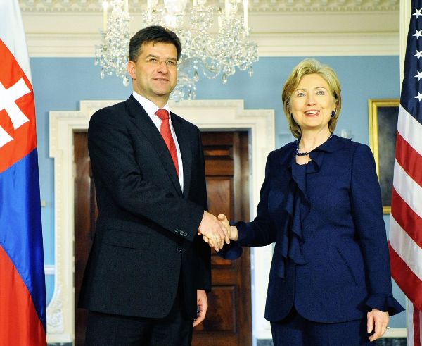 Date: 05/07/2009 Description: Remarks by Secretary Clinton and Slovak Foreign Minister Miroslav Lajcak  Before Their Meeting © State Dept Photo 