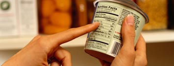 Leyendo una etiqueta de ingredientes alimenticios