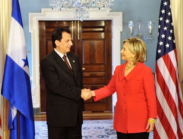 Date: 04/28/2010 Description: Secretary Clinton with His Excellency Mario Canhuati, Foreign Minister of Honduras in the Treaty Room. - State Dept Image