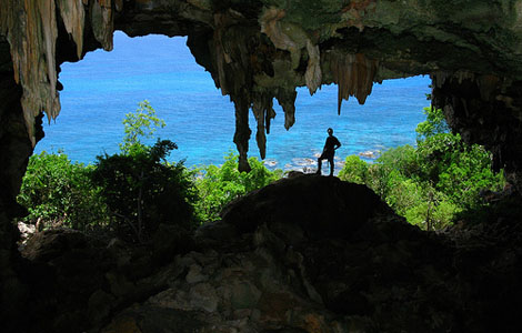 Cueva Esqueleto, main entrance, isla de mona, Puerto Rico, Brian Killingbeck. Photo credit: Alan Cressler.