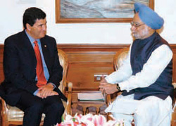 NIH Director Dr. Elias Zerhouni(left) met with Manmohan Singh