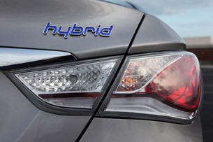 2011 Hyundai Sonata Hybrid taillight