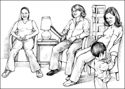 Tres mujeres sentadas en un consultorio medico leyendo y atendiendo a sus niños