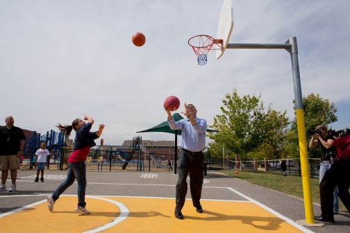 Secretary Duncan Shoots Baskets with Lowry Elementary School Students