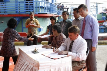 Locke witnesses signing of first-ever Indonesia-U.S. Ocean Exploration Partnership MOU