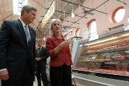 HHS Secretary Sebelius and Agriculture Secretary Tom Vilsack tour Eastern Market, a local D.C. area farmer’s market. Credit: Photo by Chris Smith – HHS Photographer.