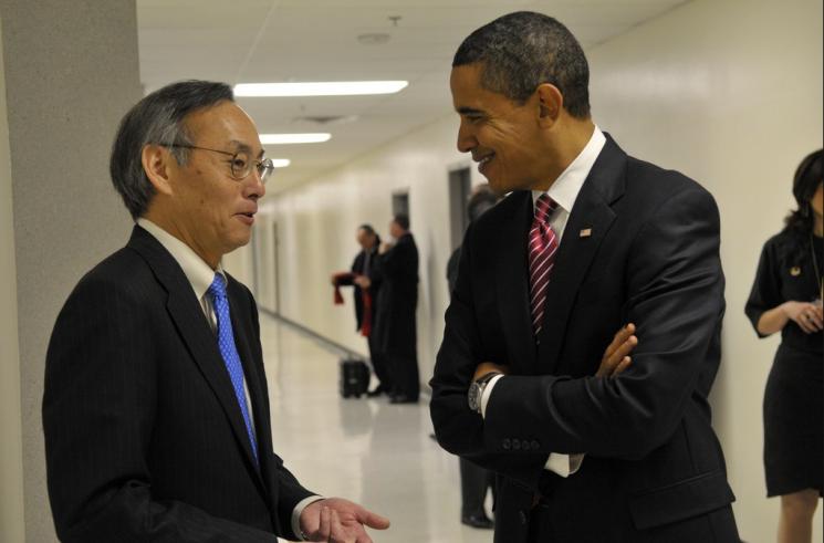 Energy Secretary Steven Chu speaks with President Barack Obama. | Energy Department Photo