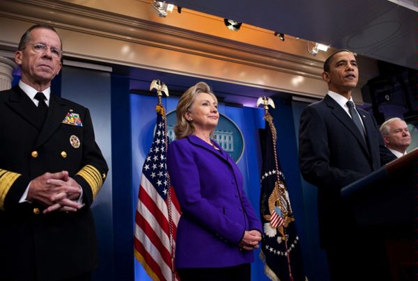 President Barack Obama announces the New START Treaty in the Brady Briefing Room of the White House, March 26, 2010. He is joined by, from left, Admiral Mike Mullen, Secretary of State Hillary Clinton, and Secretary of Defense Robert Gates. 