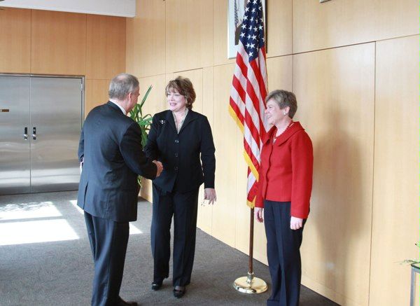Under Secretary Ellen Tauscher (center) and Assistant Secretary Rose Gottemoeller (right) meet with their Russian negotiating counterpart during the New START Treaty negotiations, March 22, 2010.