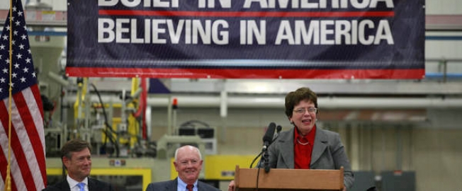 Acting U.S. Commerce Secretary Rebecca Blank Announces $40 Million Initiative to Challenge Businesses to Make it in America (Photo: Roberto Westbrook and STIHL Inc.)