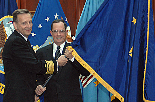 Photo:Admiral presenting flag