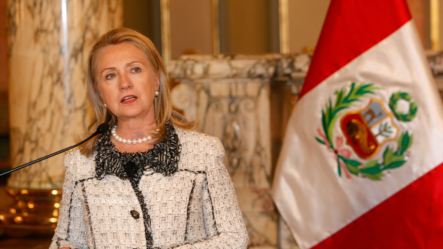 La secretaria de Estado Hillary Clinton dio declaraciones sobre el ataque en Libia después de reunirse con el presidente del Perú, Ollanta Humala.