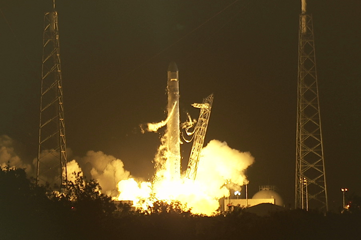 SpaceX Falcon 9 lifts off.