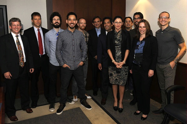 On August 10, 2012, Ambassador Carlos Pascual, Special Envoy and Coordinator for International Energy Affairs, and Department of Energy Deputy Assistant Secretary Rick Duke led an interagency team to meet with the members of the Grammy-winning rock band Linkin Park to discuss efforts to provide access to modern energy to the more than 1.3 billion people currently without access to electricity.  