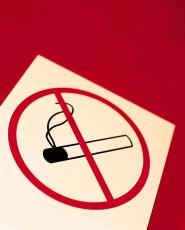 Fotografía de un cartel de 'prohibido fumar'