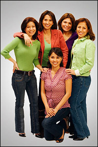 Phtoo: A group of women.