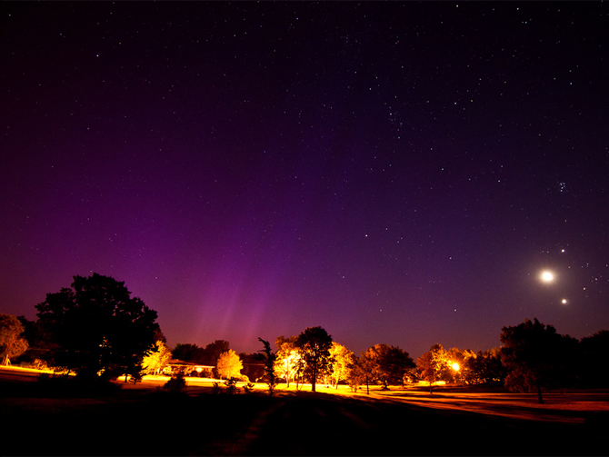 Photo of the planetary Conjunction and auroras as seen from Albany, Missouri.