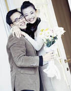 Wedding picture of an Asian couple