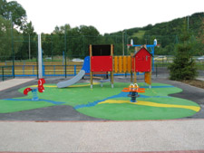 Parque infantil con diseño universal