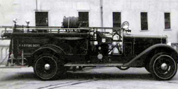 historic fire engine, black white image