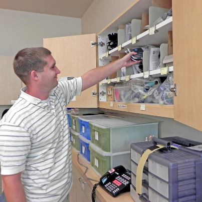 Photo: Wounded Warrior Project allows soldiers
to make investment in their future http://www.cc.nih.gov/about/news/newsletter.html#1