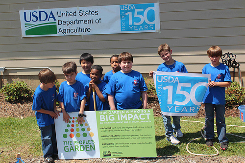 Students from Madison Avenue Elementary plant a People’s Garden in Mississippi in honor of the upcoming 150th anniversary of USDA.